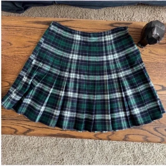 Brandy Melville Plaid Dana Skirt - Picture 1 of 8